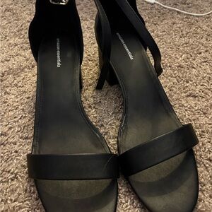 Amazon Essentials Black Strappy Block Heel Sandals
